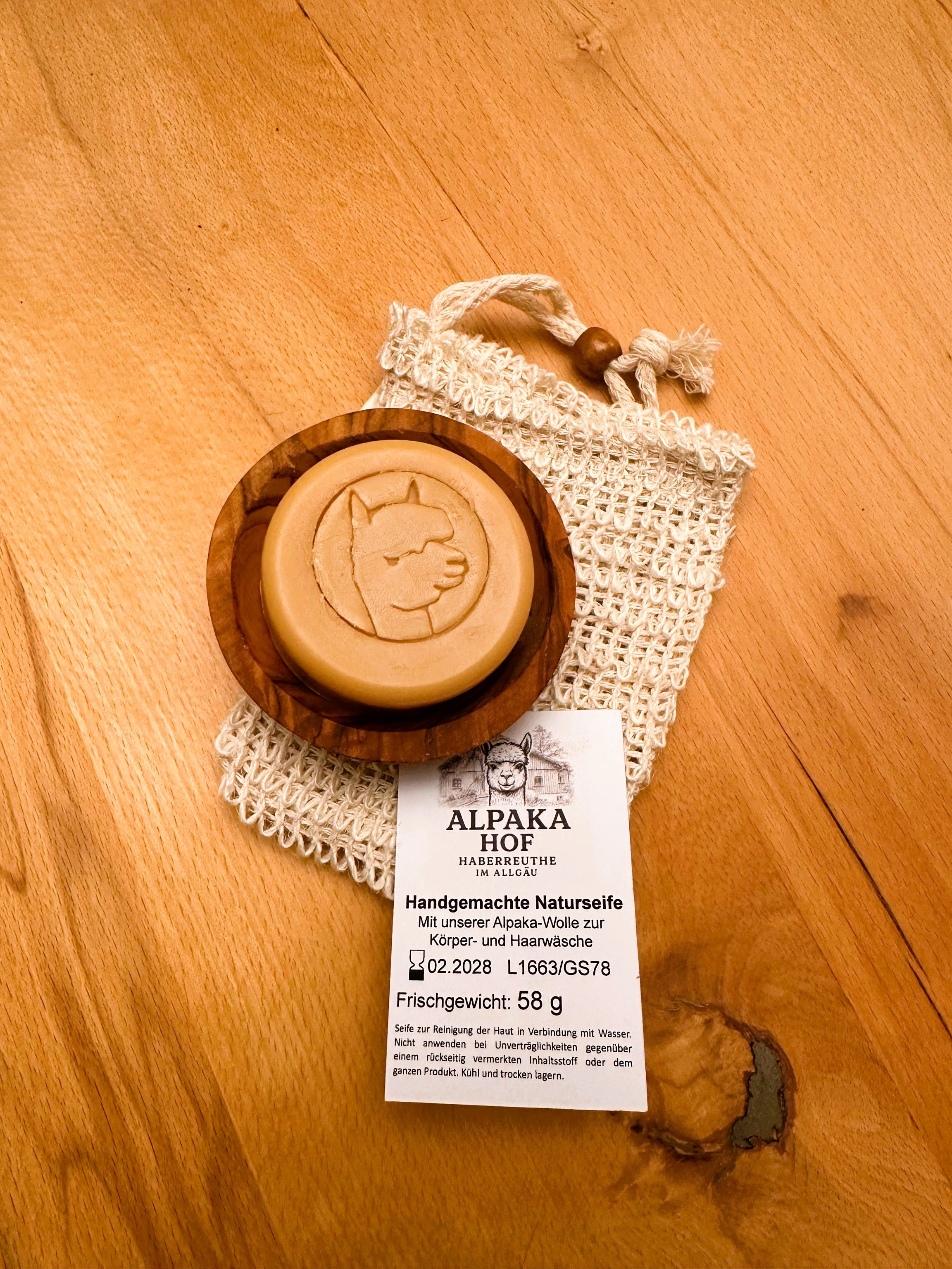 Alpaka Seifen Geschenkset rund – Naturseife mit Sisalsäckchen & Seifenablage
